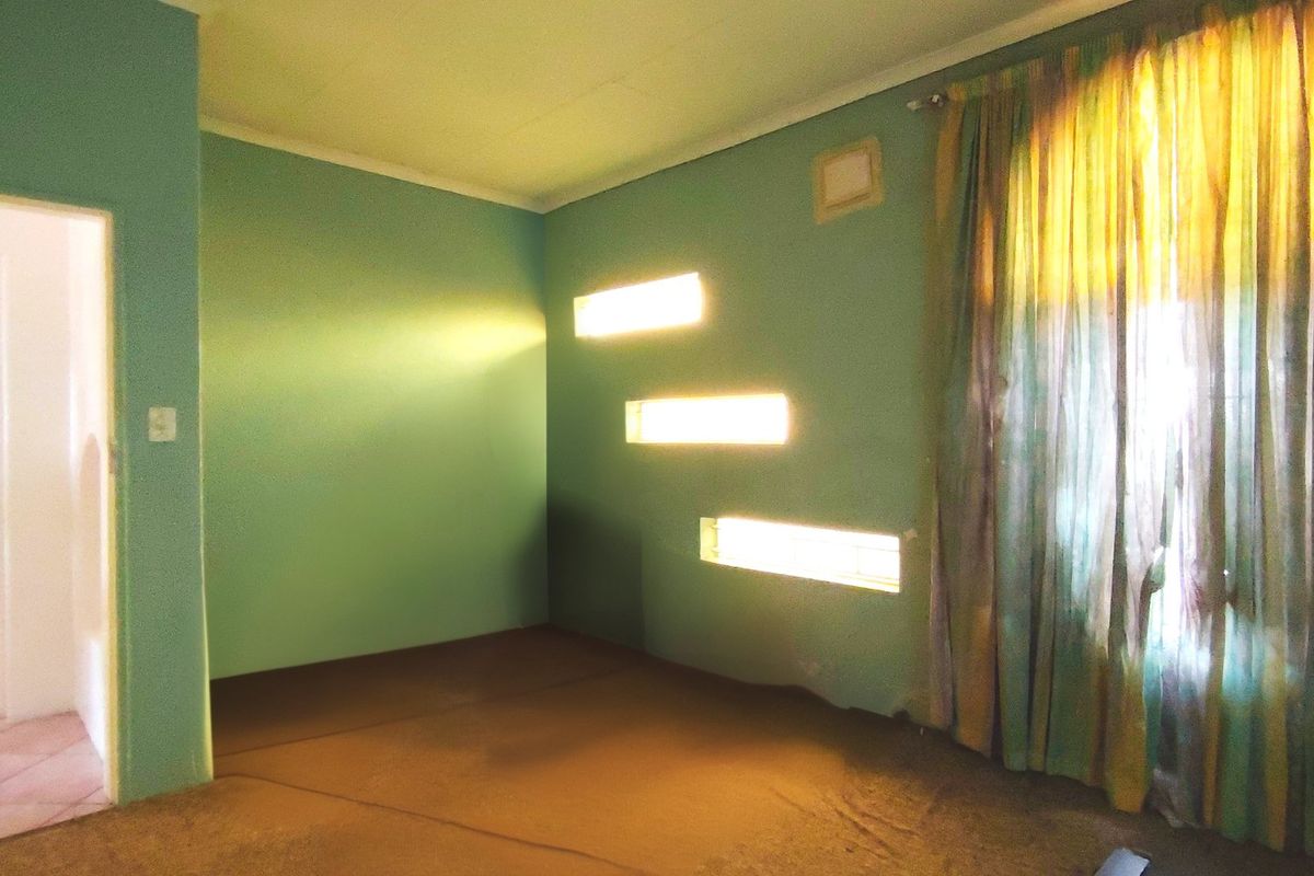Investment Opportunity on Expansive Stand in Mooilande - Photo 5
