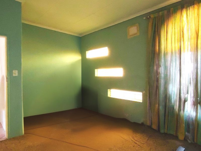 Investment Opportunity on Expansive Stand in Mooilande - Photo 5