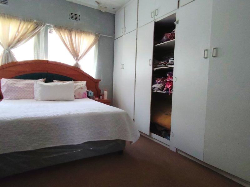 Family Home with Flatlet in Vanderbijlpark SW5 - Photo 2