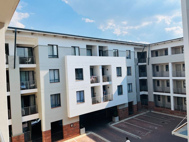Explore this stylish fully furnished 1-bed apartment in Edenburg, Sandton - Photo 9