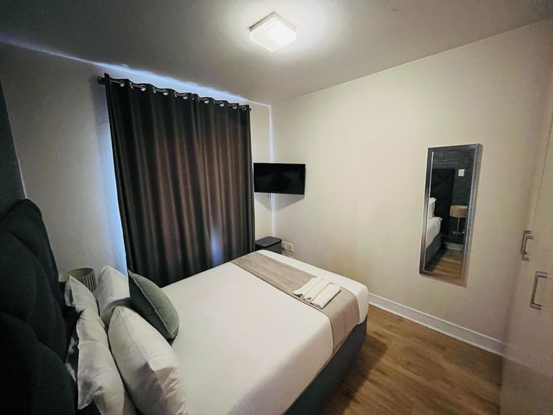 Explore this stylish fully furnished 1-bed apartment in Edenburg, Sandton - Photo 7