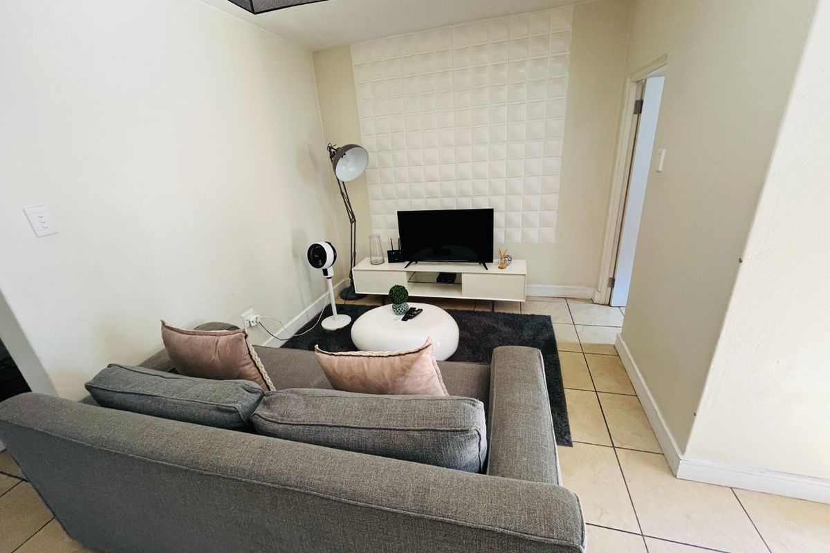 1 Bedroom with 1 Bathroom apartment available  for Rent - Photo 4