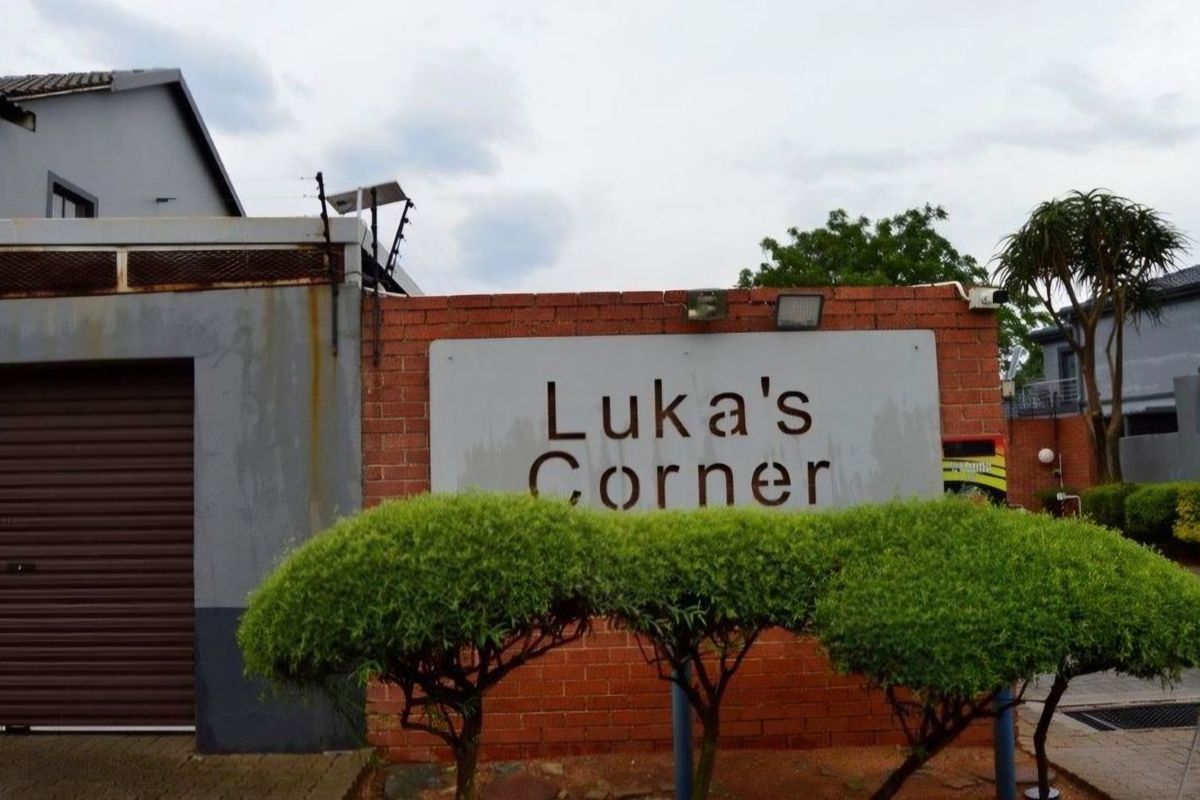 Own the Address Everyone Desires   - Photo 2