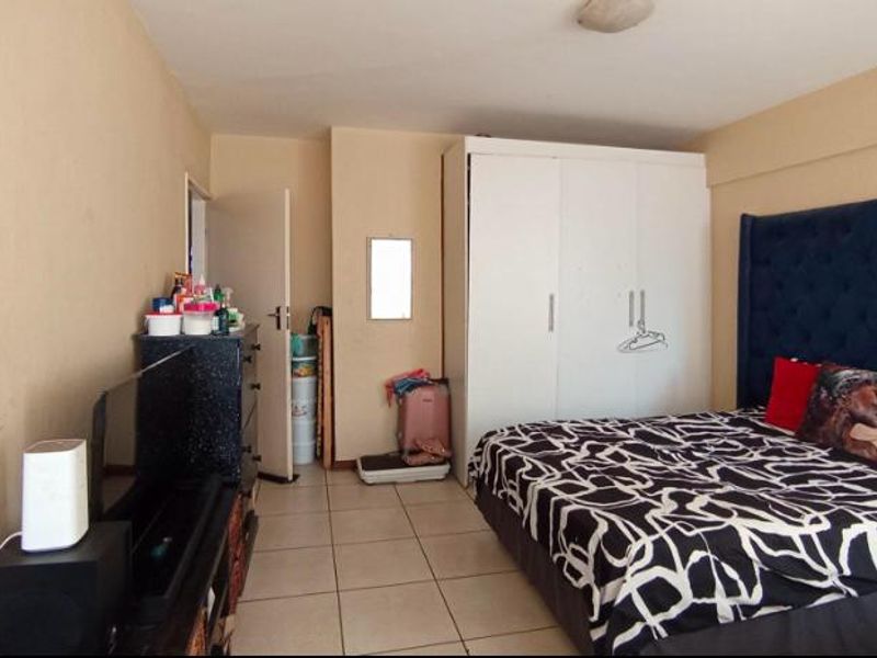 Book a viewing with me today! - Photo 9