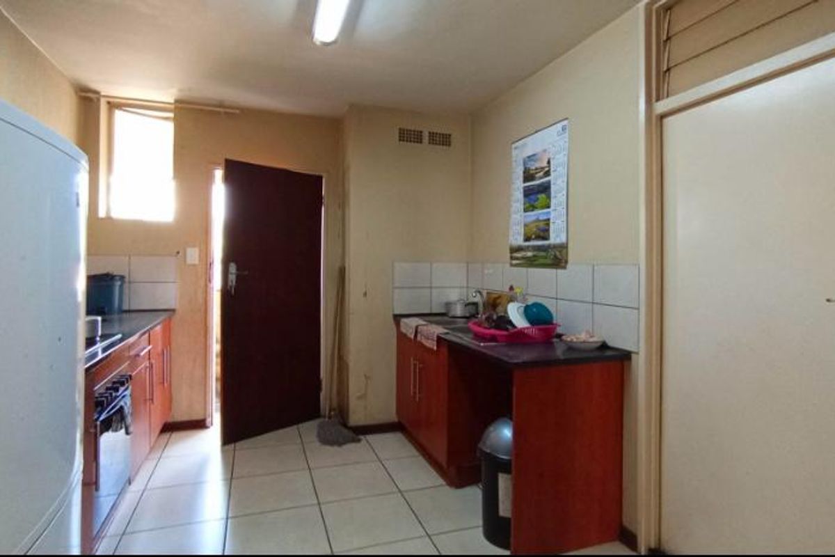 Book a viewing with me today! - Photo 3