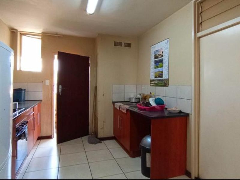 Book a viewing with me today! - Photo 3