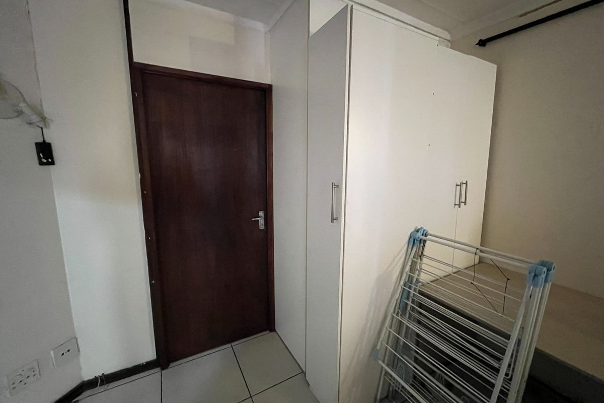 3 Bedroom Apartment For Sale in Hatfield - Photo 3