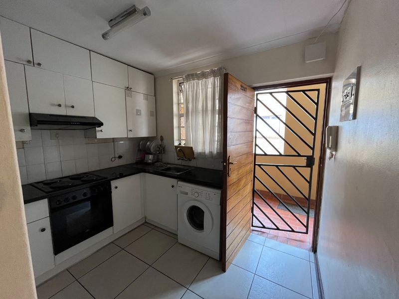 3 Bedroom Apartment For Sale in Hatfield - Photo 9