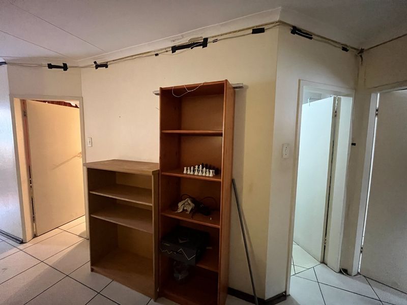 3 Bedroom Apartment For Sale in Hatfield - Photo 8