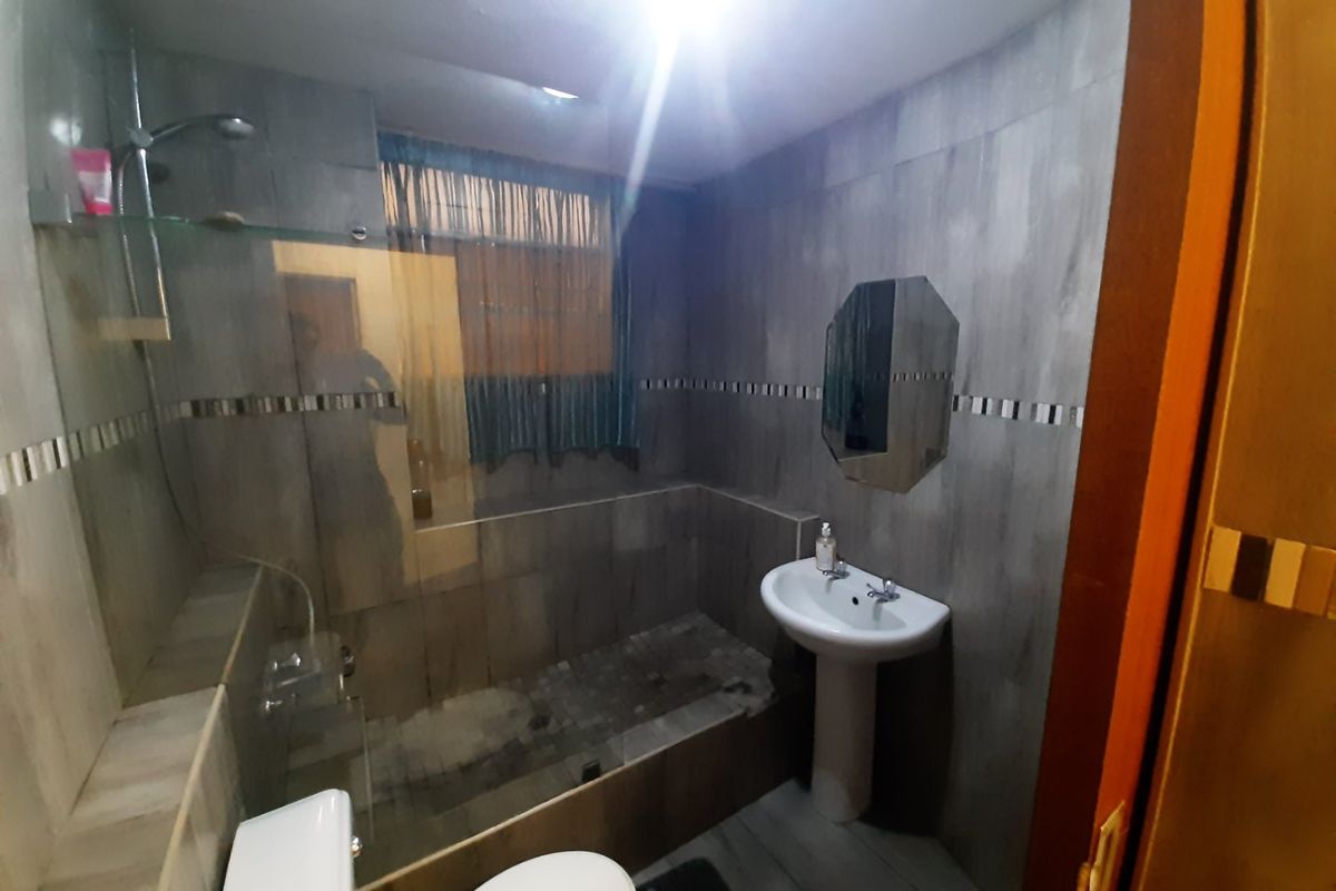 2 Bedroom Apartment For Sale In Hatfield  - Photo 4