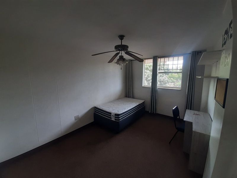 2 Bedroom Apartment For Sale In Hatfield  - Photo 2