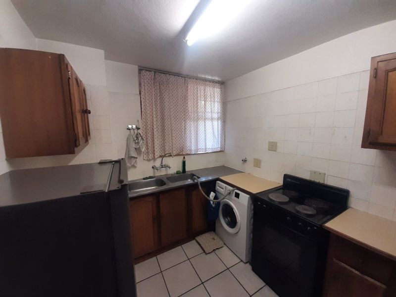 2 Bedroom Apartment For Sale In Hatfield  - Photo 8