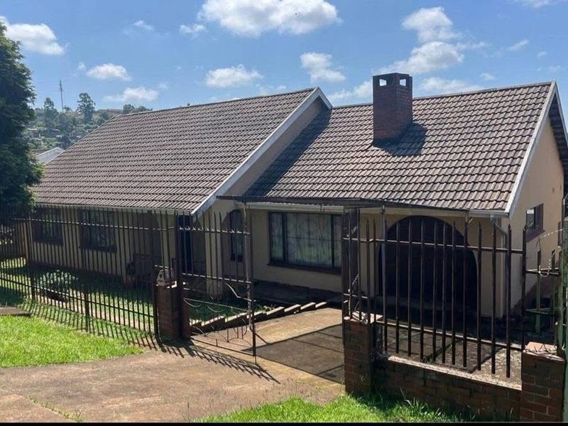 Much -loved family home of over 40 Years of cherished Memories!!! - Photo 3