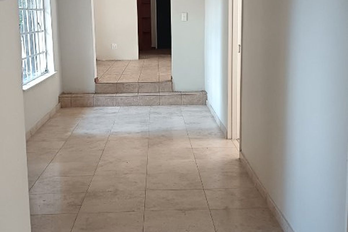 4-Bedroom Family Home / srand  alone – Vorna Valley – R1 500 000 - Photo 2