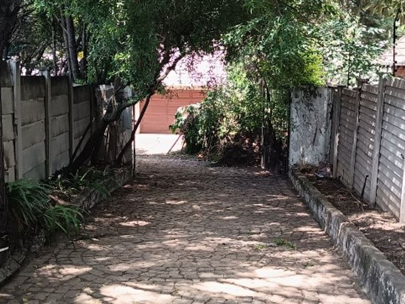 4-Bedroom Family Home / srand  alone – Vorna Valley – R1 500 000 - Photo 4