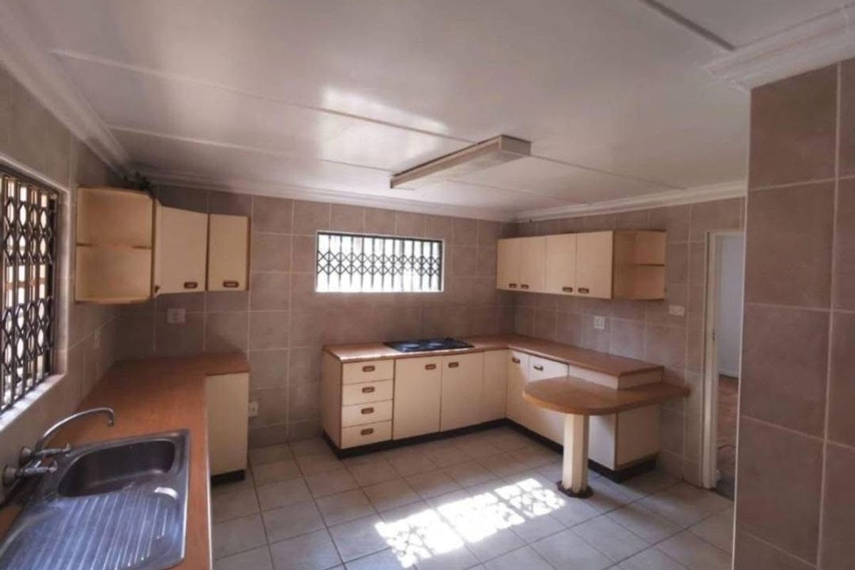 Big on Space & Value in prime area with an outbuilding  - Photo 4