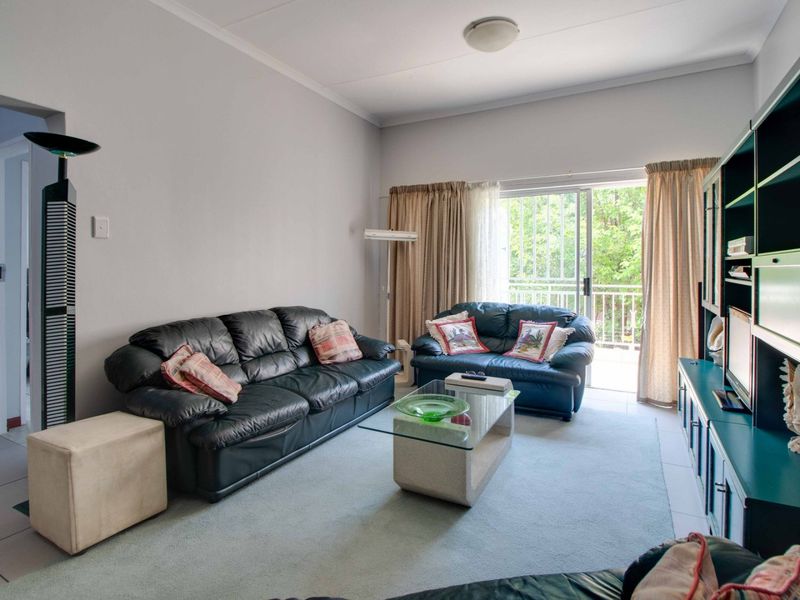 Buccleuch flat with pool and bright living spaces - Photo 2