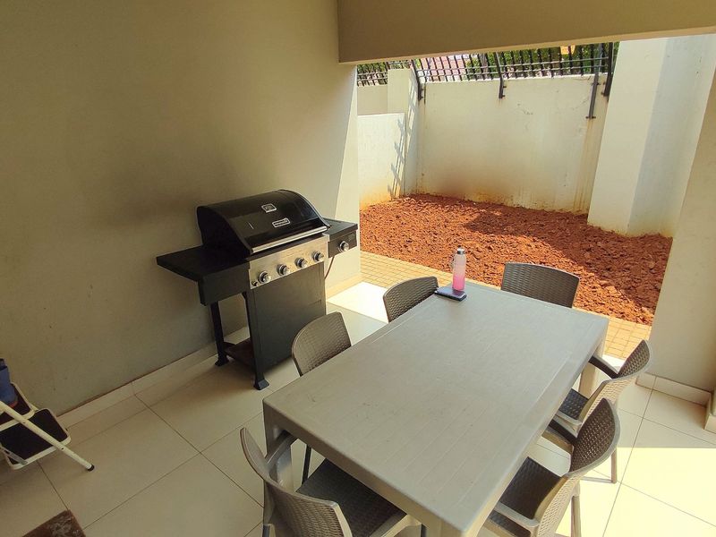 Modern 3 Bedroom Double-Storey Home in Exclusive Upmarket Estate - Photo 8