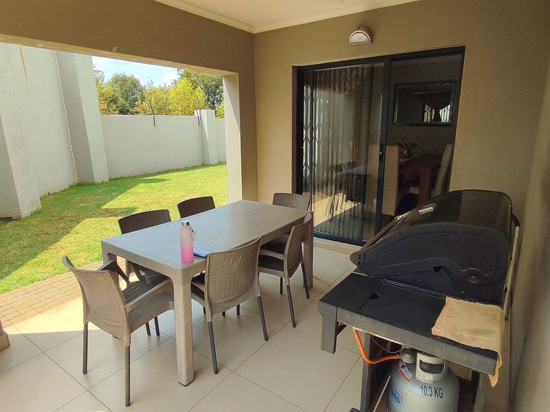 Modern 3 Bedroom Double-Storey Home in Exclusive Upmarket Estate - Photo 7