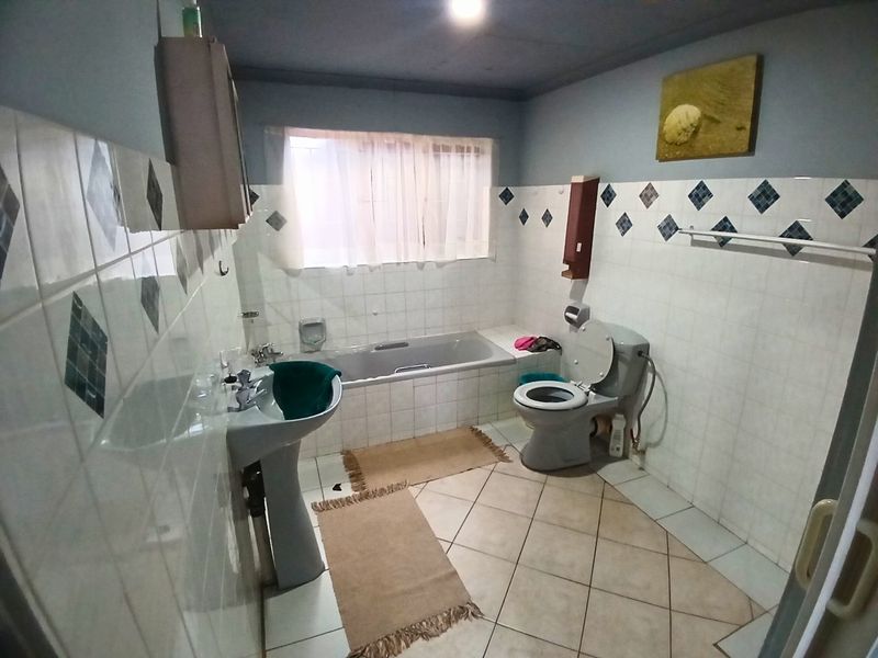 Modern 3-Bedroom Family Home For Sale – Chantelle - Photo 8