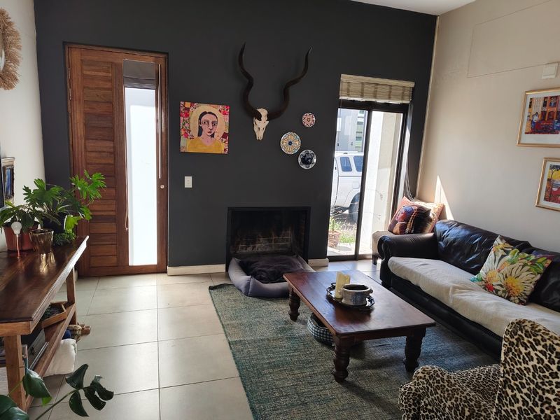 Modern three bedroom at the La Petite boutique gated estate close to prominent schools in Wellington  - Photo 4