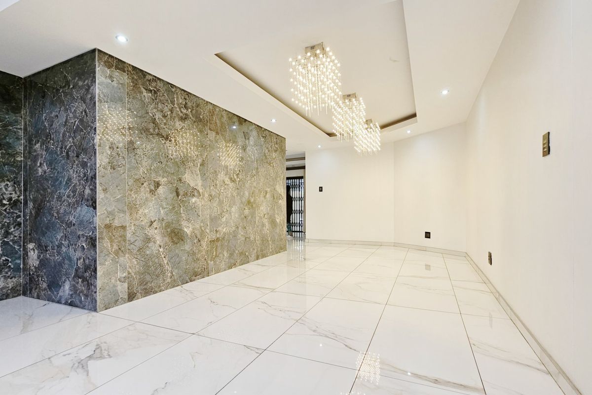 River mansion in Three Rivers East - Photo 5