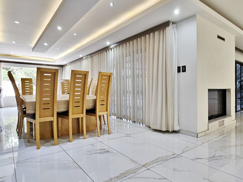 River mansion in Three Rivers East - Photo 9