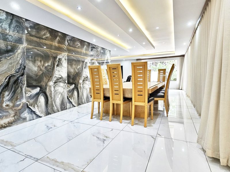 River mansion in Three Rivers East - Photo 8