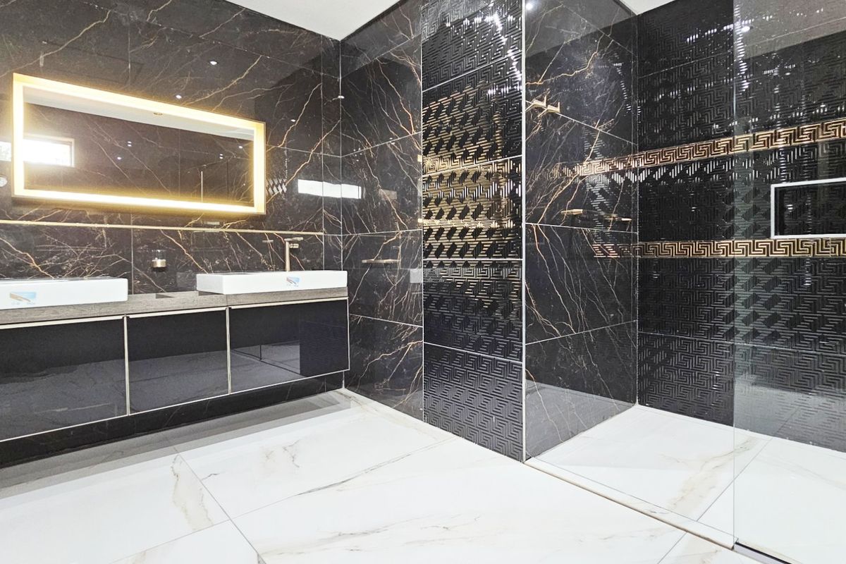 River mansion in Three Rivers East - Photo 2