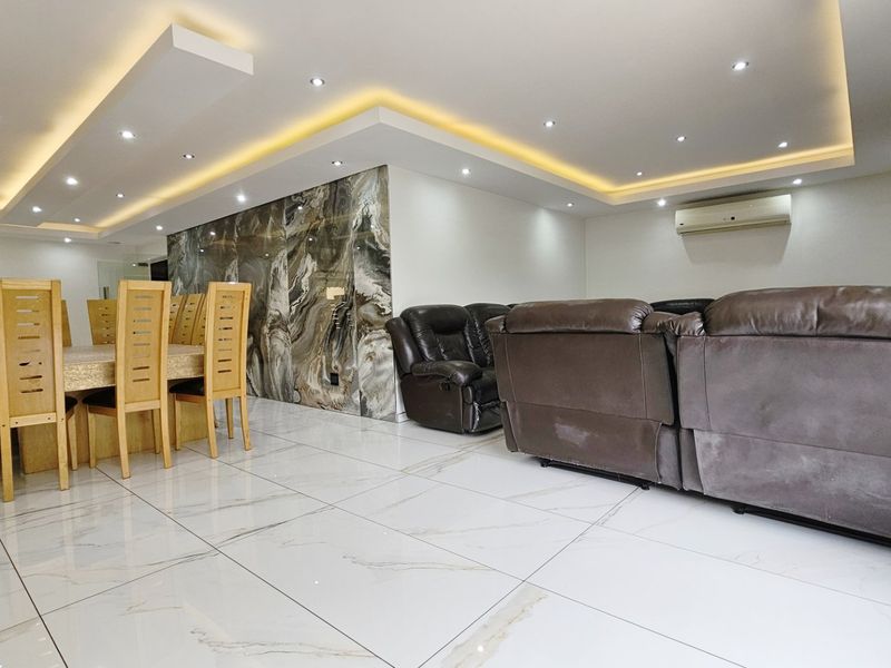 River mansion in Three Rivers East - Photo 10