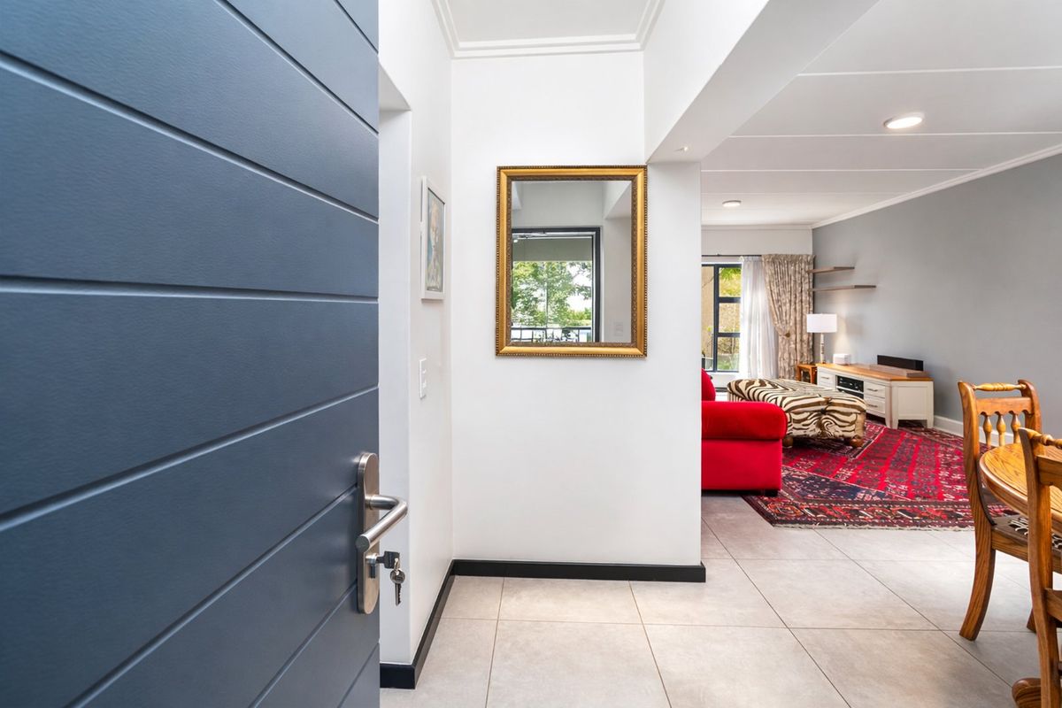 Stylish 2-Bedroom Apartment in Prime Bryanston Location - Photo 4