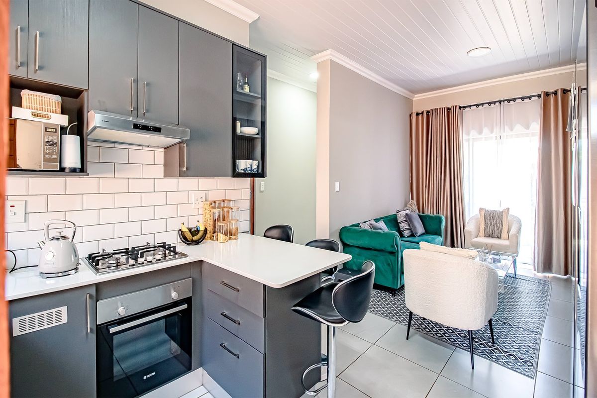 Stylish Low-Maintenance Modern Townhouse Living - Photo 3