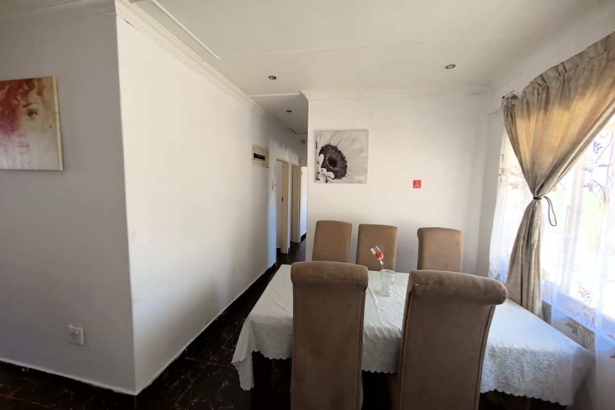 4 Bedrooms, 2 Bathrooms House For Sale In Chatsworth, Durban - Photo 5