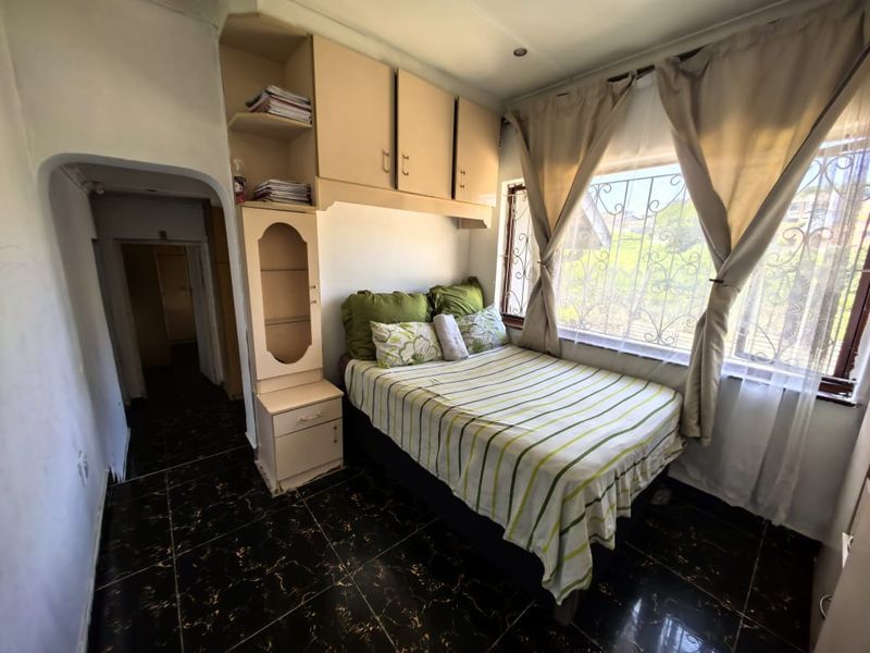 4 Bedrooms, 2 Bathrooms House For Sale In Chatsworth, Durban - Photo 8