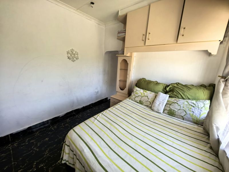 4 Bedrooms, 2 Bathrooms House For Sale In Chatsworth, Durban - Photo 9