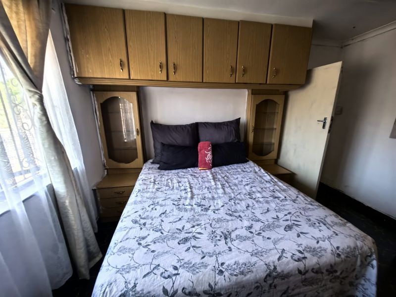 4 Bedrooms, 2 Bathrooms House For Sale In Chatsworth, Durban - Photo 6