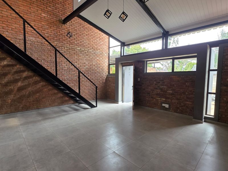 IMMEDIATELY AVAILABLE – MODERN TOWNHOUSE TO RENT IN SOUGHT-AFTER FLAMWOOD - Photo 3