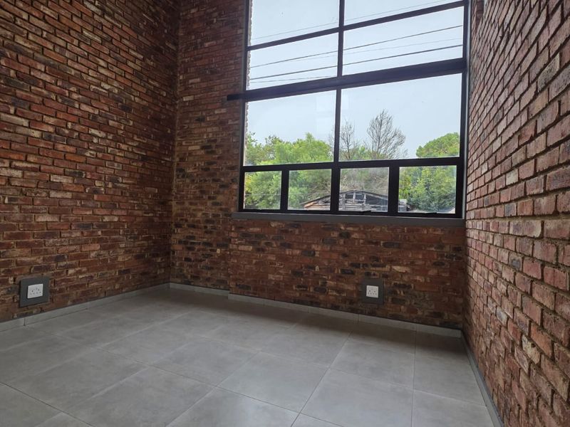 IMMEDIATELY AVAILABLE – MODERN TOWNHOUSE TO RENT IN SOUGHT-AFTER FLAMWOOD - Photo 9