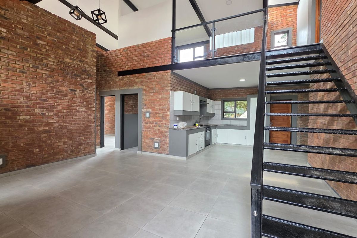 IMMEDIATELY AVAILABLE – MODERN TOWNHOUSE TO RENT IN SOUGHT-AFTER FLAMWOOD - Photo 4