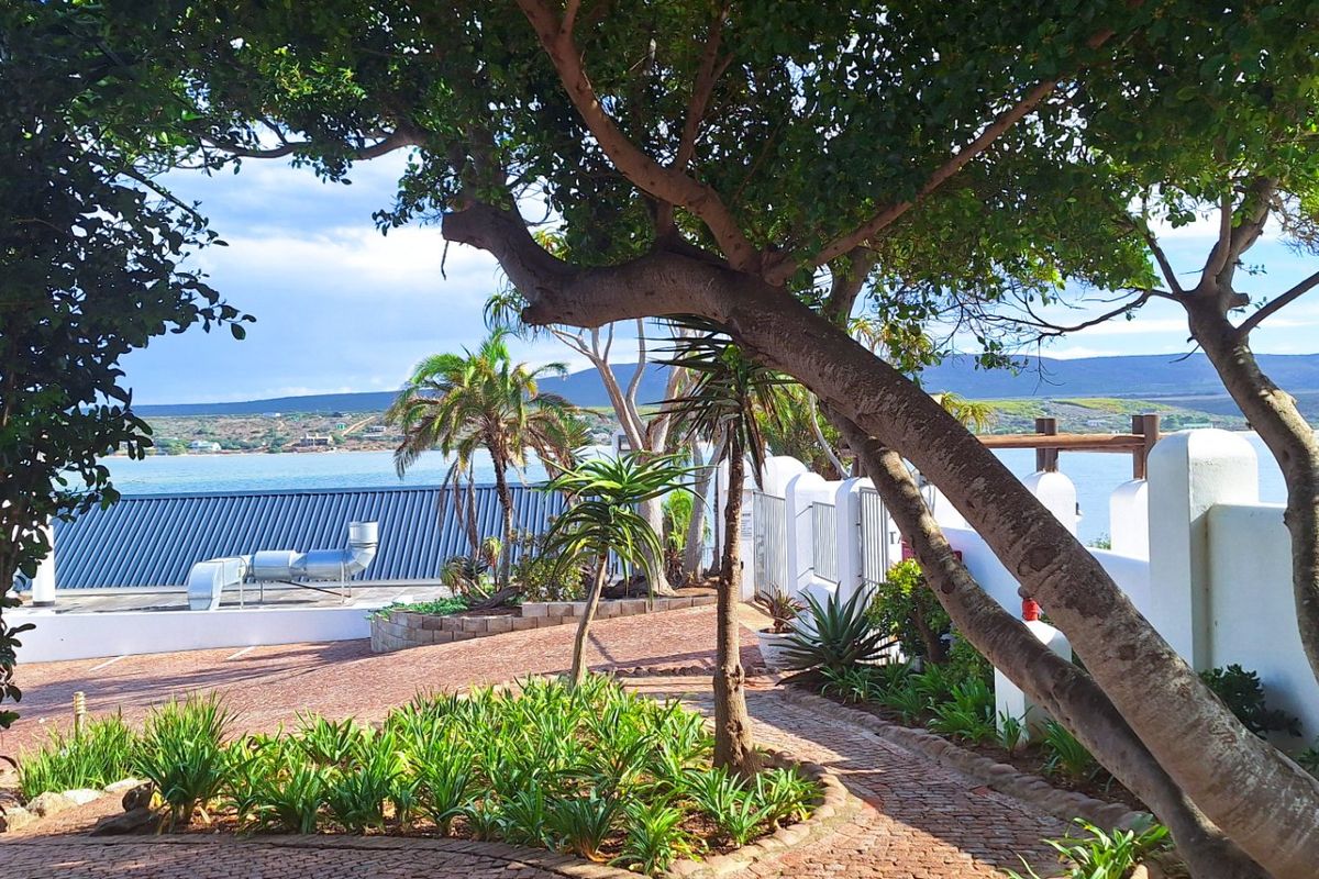 Adorable cottage with a place in the Harbour to moor your boat! - Photo 5