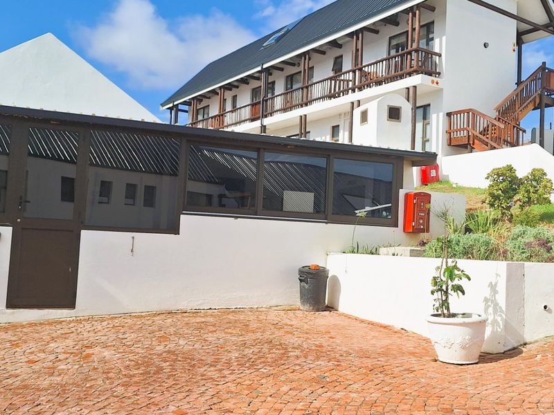 Adorable cottage with a place in the Harbour to moor your boat! - Photo 2