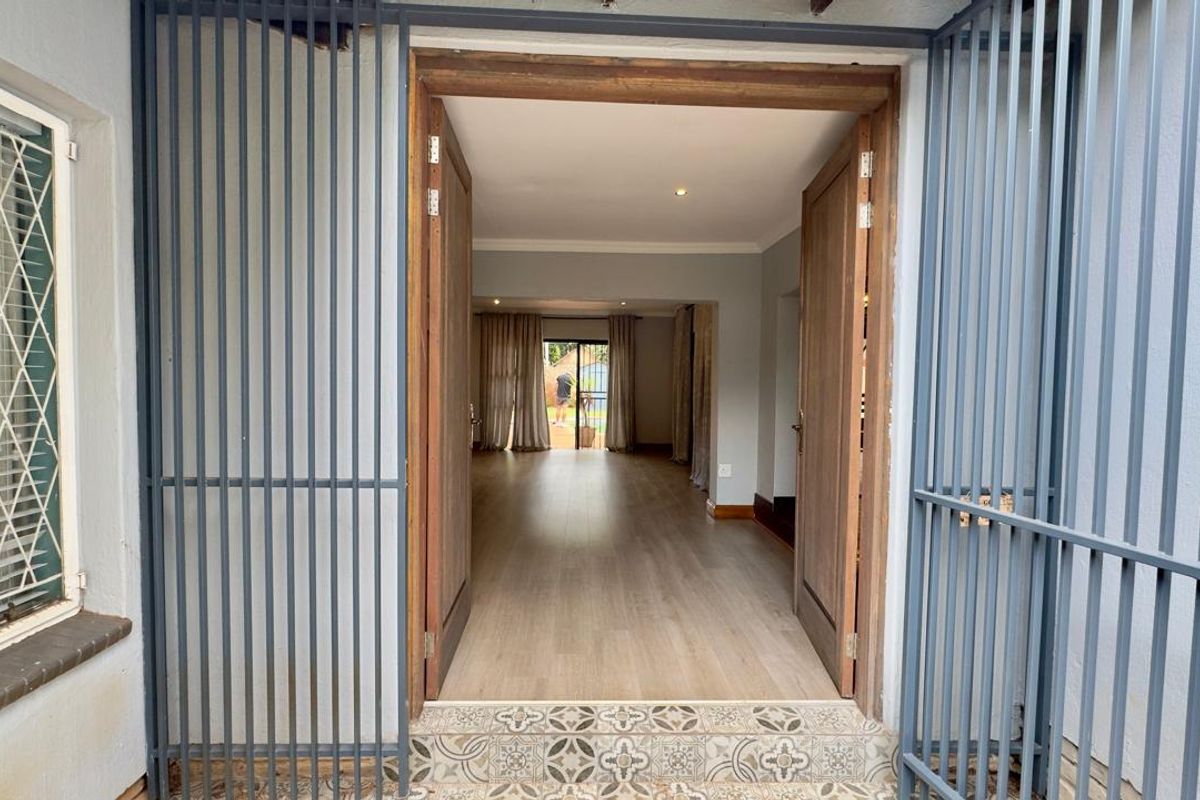 4 Bedroom 2 Bathroom House in Eldoraigne!!!! - Photo 5