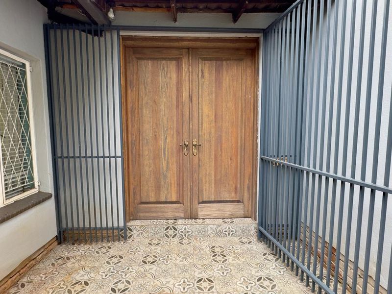 4 Bedroom 2 Bathroom House in Eldoraigne!!!! - Photo 4