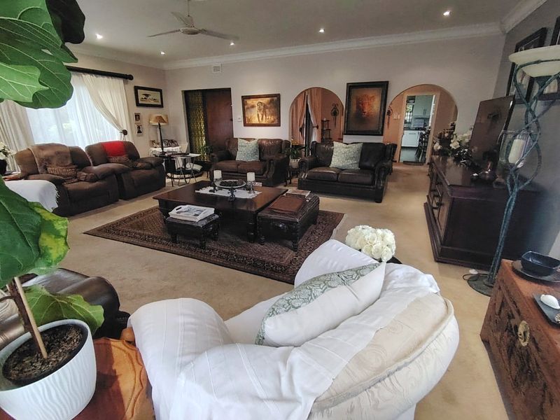 Family home that ticks all the boxes - move in ready.  - Photo 3