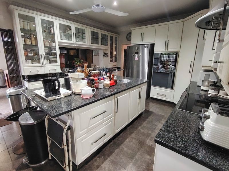 Family home that ticks all the boxes - move in ready.  - Photo 10