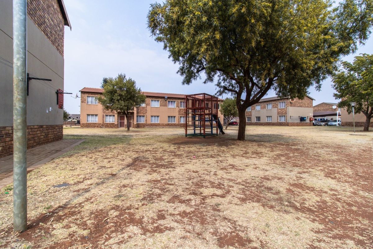 Goldfields Complex – Modern 2-Bedroom Apartments in Protea Glen - Photo 4