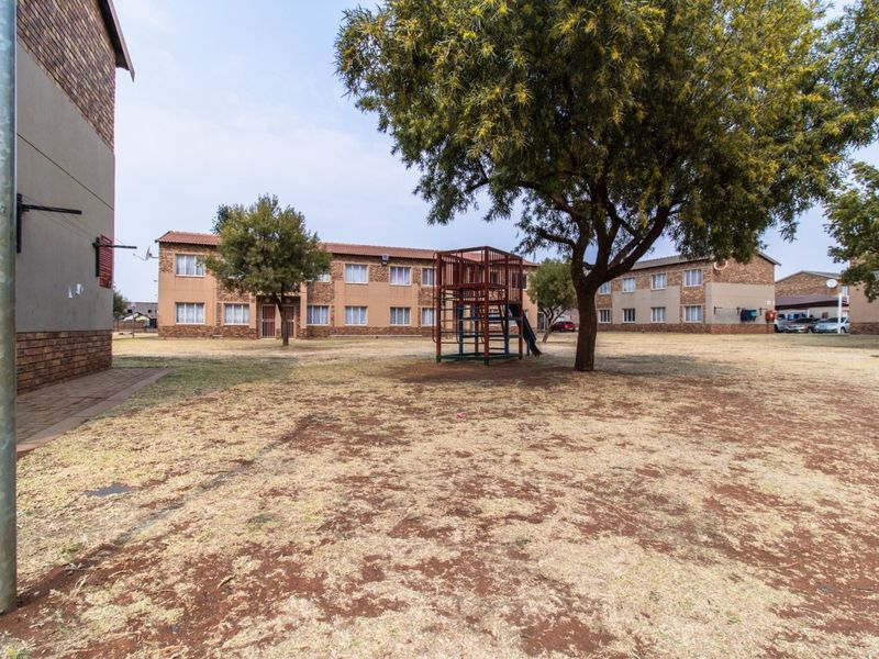 Goldfields Complex – Modern 2-Bedroom Apartments in Protea Glen - Photo 4