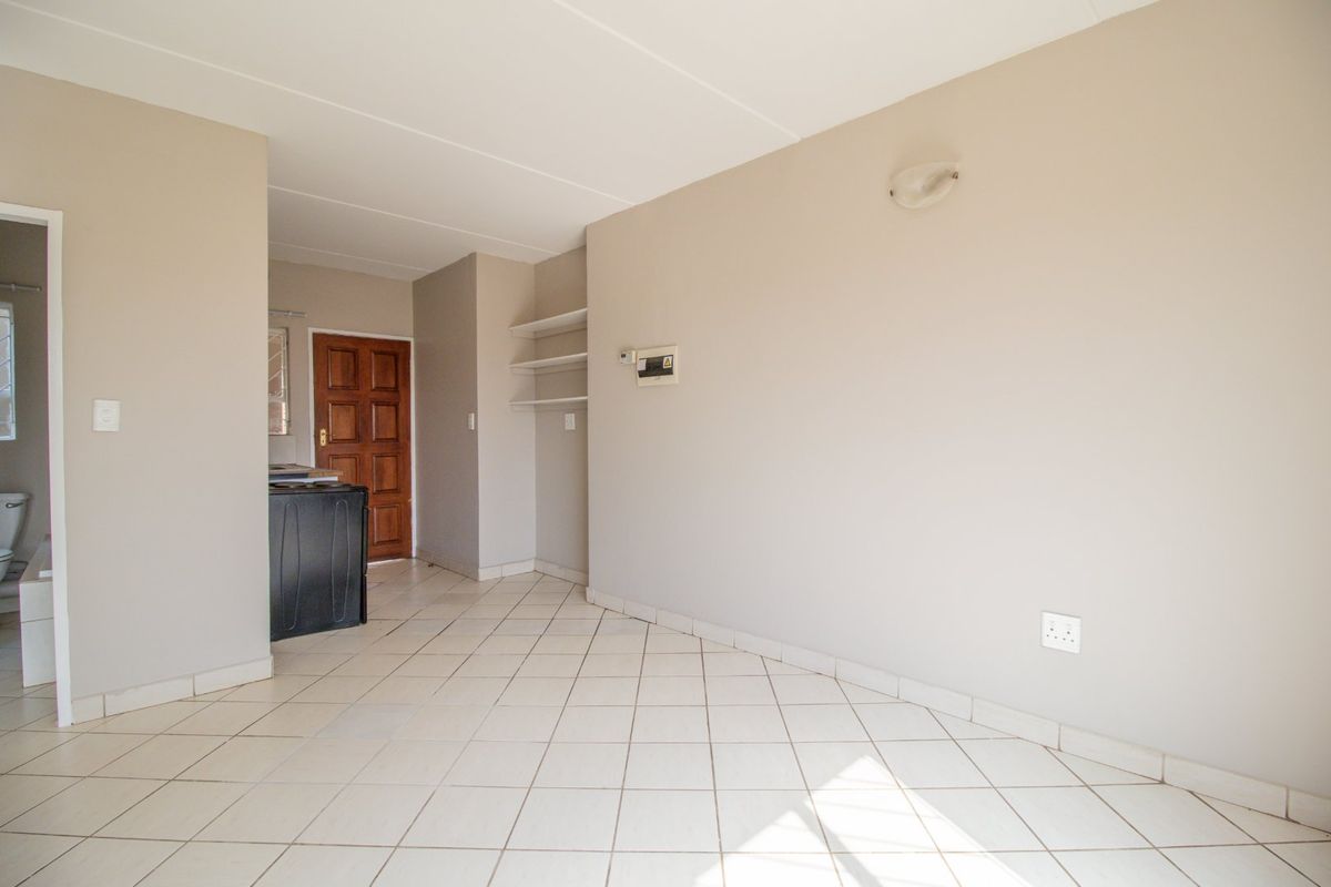 Goldfields Complex – Modern 2-Bedroom Apartments in Protea Glen - Photo 5