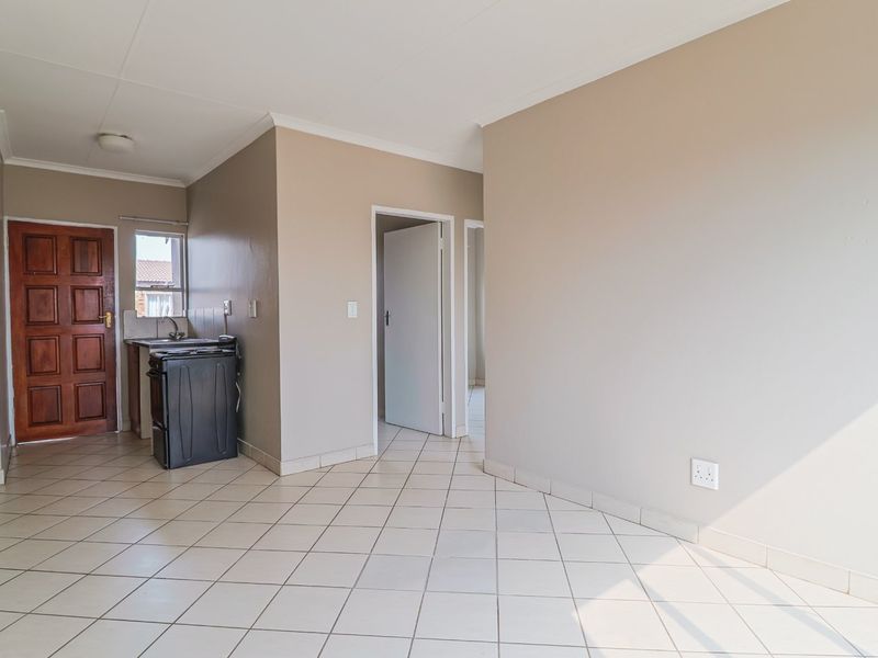 Goldfields Complex – Modern 2-Bedroom Apartments in Protea Glen - Photo 8
