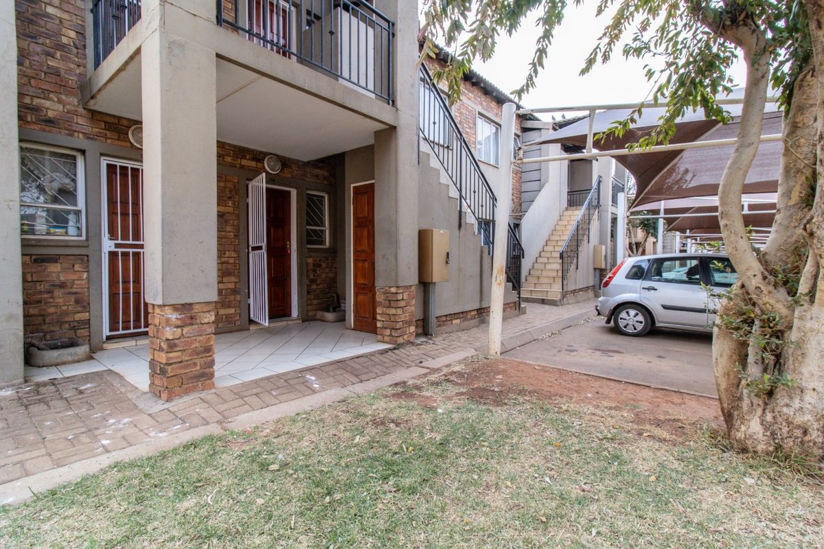 Goldfields Complex – Modern 2-Bedroom Apartments in Protea Glen - Photo 2